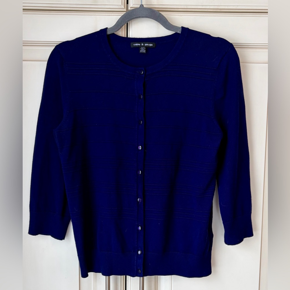🍓 Cable & Gauge Women's Navy Cardigan. Medium.